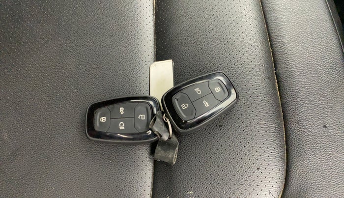 2022 Tata Harrier XZ PLUS 2.0L DARK EDITION, Diesel, Manual, 76,852 km, Key Close Up