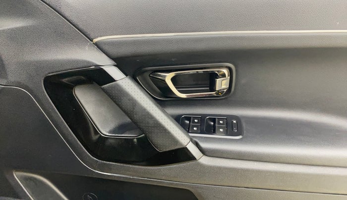 2022 Tata Harrier XZ PLUS 2.0L DARK EDITION, Diesel, Manual, 76,852 km, Driver Side Door Panels Control