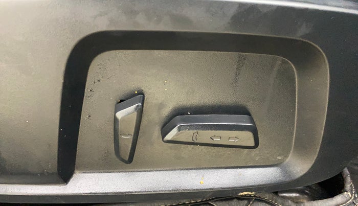 2022 Tata Harrier XZ PLUS 2.0L DARK EDITION, Diesel, Manual, 76,852 km, Driver Side Adjustment Panel