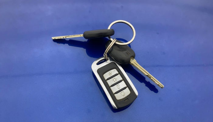 2014 Hyundai Eon MAGNA +, Petrol, Manual, 42,265 km, Key Close Up