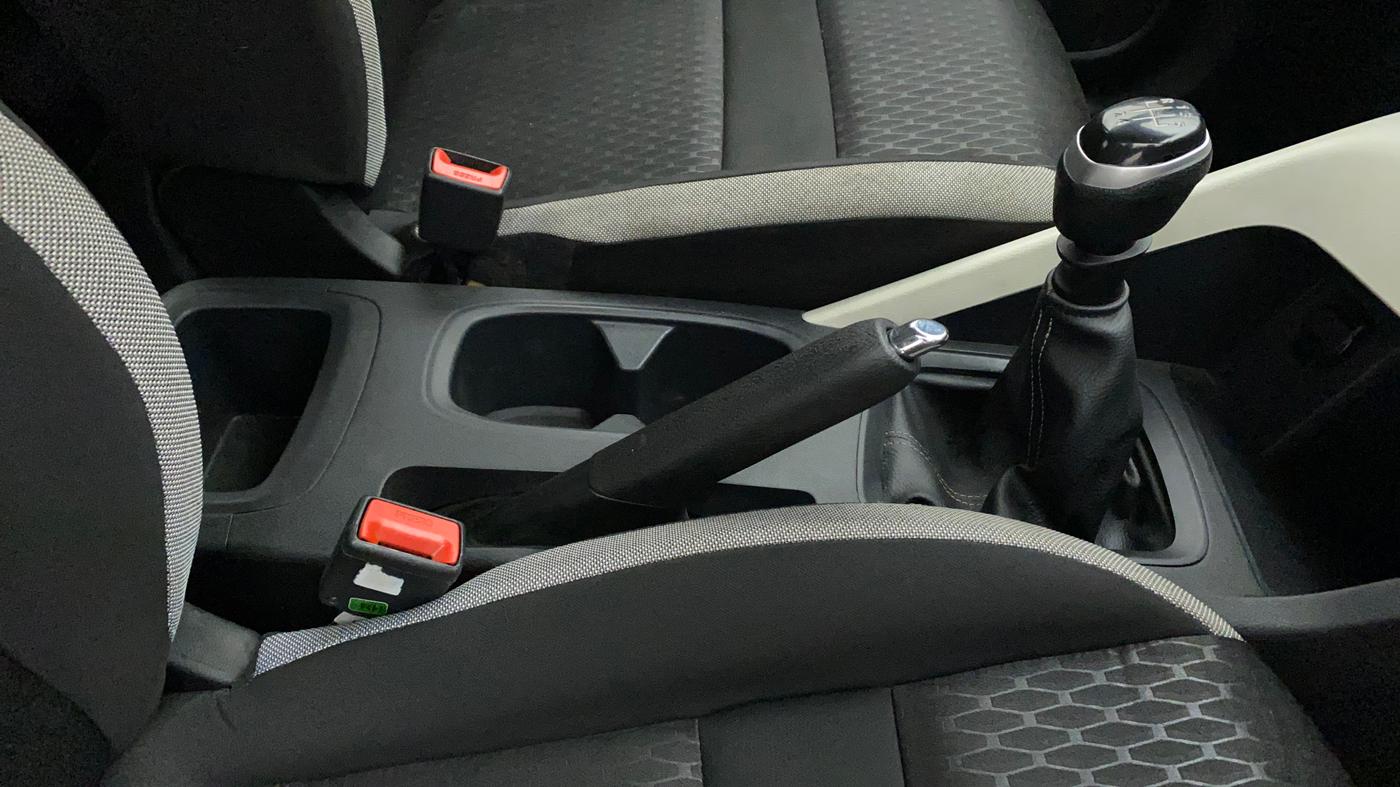 2021 Nissan MAGNITE XE, Petrol, Manual, 15,979 km, Gear Lever