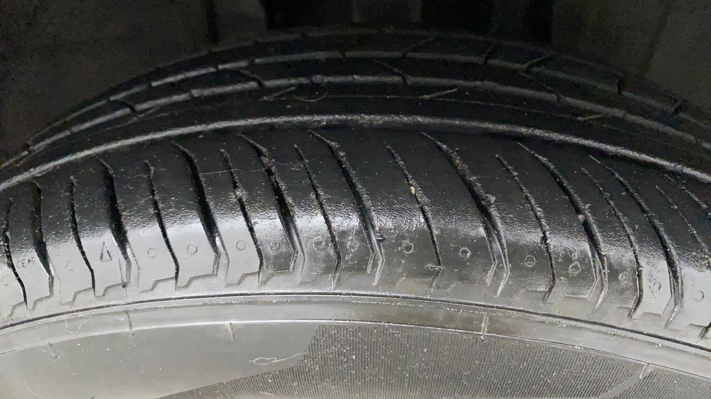 2021 Nissan MAGNITE XE, Petrol, Manual, 15,979 km, Right Front Tyre Tread
