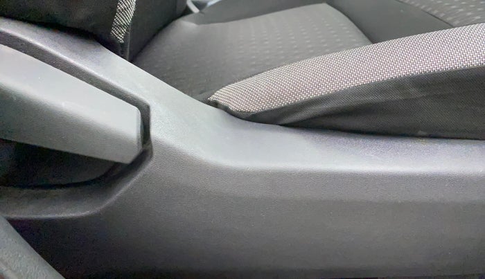 2021 Nissan MAGNITE XE, Petrol, Manual, 15,979 km, Driver Side Adjustment Panel