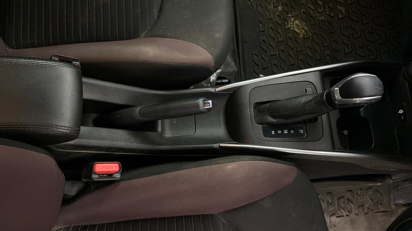 2024 Toyota Urban Cruiser Taisor V 1.0 Petrol AT, Petrol, Automatic, 18,056 km, Gear Lever