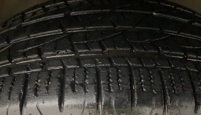 2017 Jeep Compass LIMITED (O) 1.4 PETROL AT, Petrol, Automatic, 24,783 km, Right Front Tyre Tread