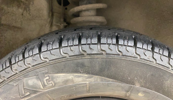 2015 Maruti Alto 800 LXI, Petrol, Manual, 38,152 km, Right Front Tyre Tread