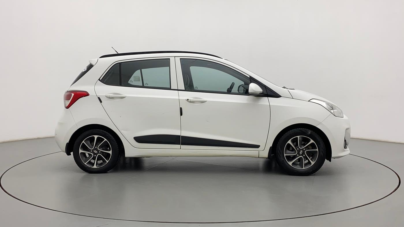 2017 Hyundai Grand i10 SPORTZ (O) AT 1.2 KAPPA VTVT, CNG, Automatic, 41,429 km, Right Side View