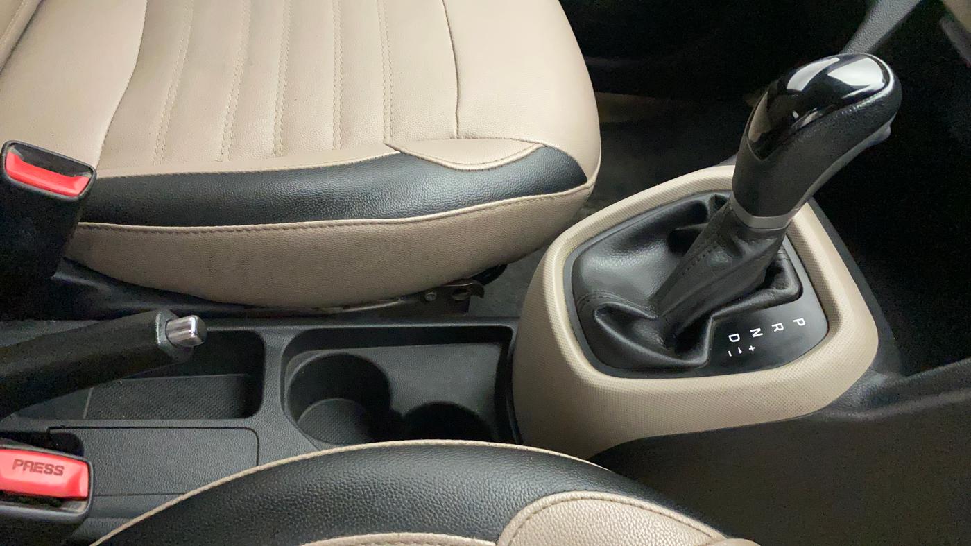 2017 Hyundai Grand i10 SPORTZ (O) AT 1.2 KAPPA VTVT, CNG, Automatic, 41,429 km, Gear Lever