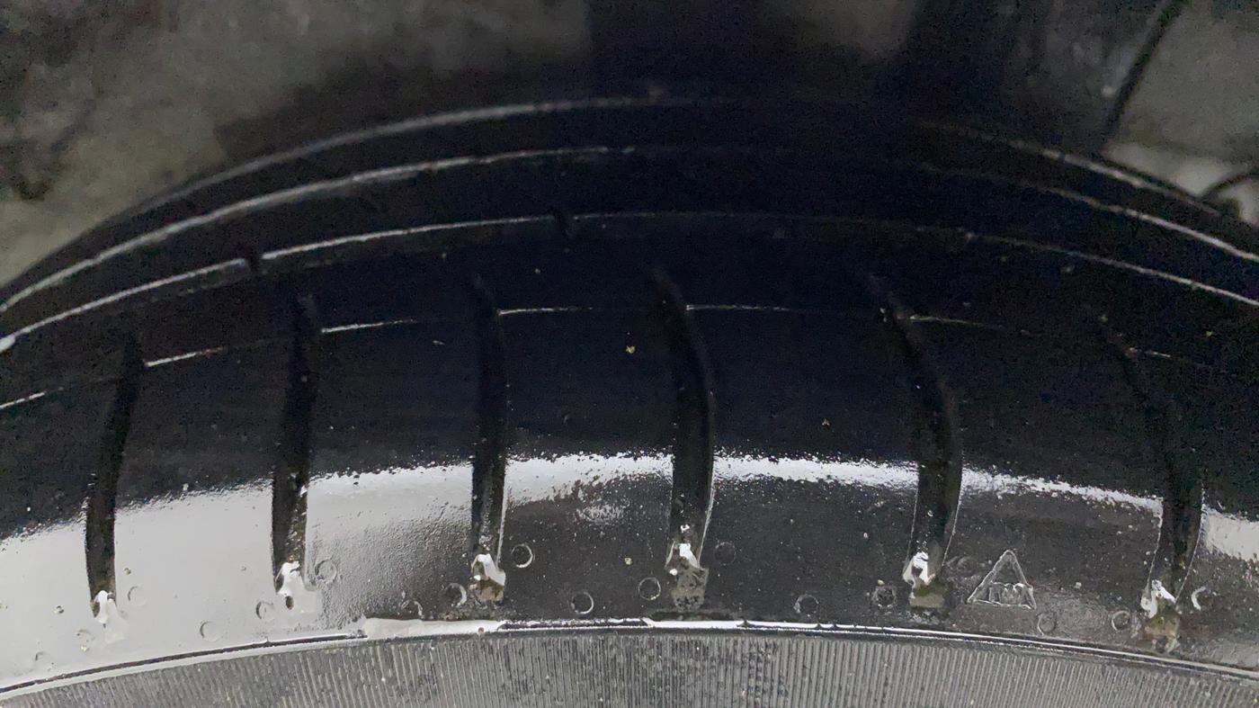 2017 Hyundai Grand i10 SPORTZ (O) AT 1.2 KAPPA VTVT, CNG, Automatic, 41,429 km, Left Rear Tyre Tread