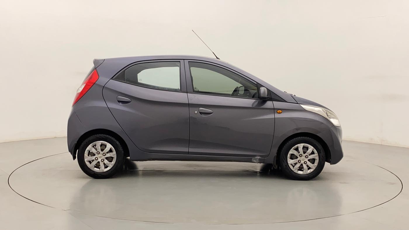 2014 Hyundai Eon SPORTZ, Petrol, Manual, 87,838 km, Right Side View