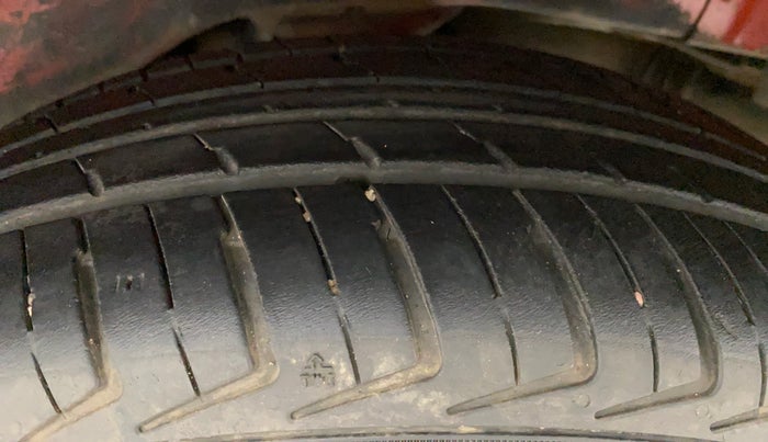 2012 Maruti A Star VXI (ABS) AT, Petrol, Automatic, 86,380 km, Left Rear Tyre Tread