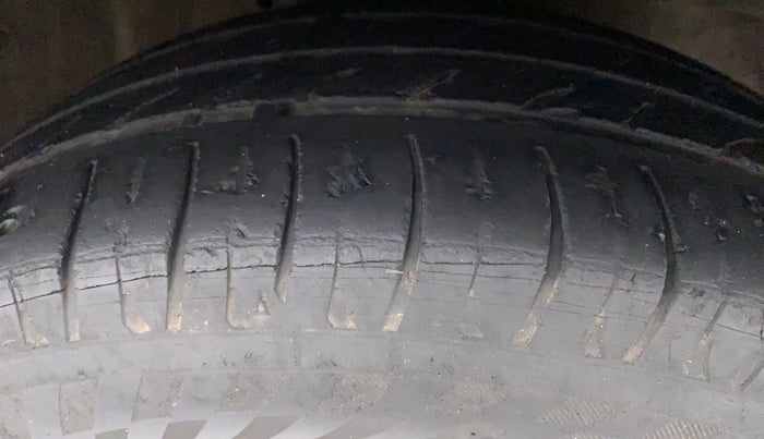2014 Honda Amaze 1.2L I-VTEC VX, Petrol, Manual, 76,771 km, Right Front Tyre Tread