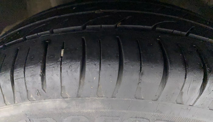 2014 Honda Amaze 1.2L I-VTEC VX, Petrol, Manual, 76,771 km, Right Rear Tyre Tread