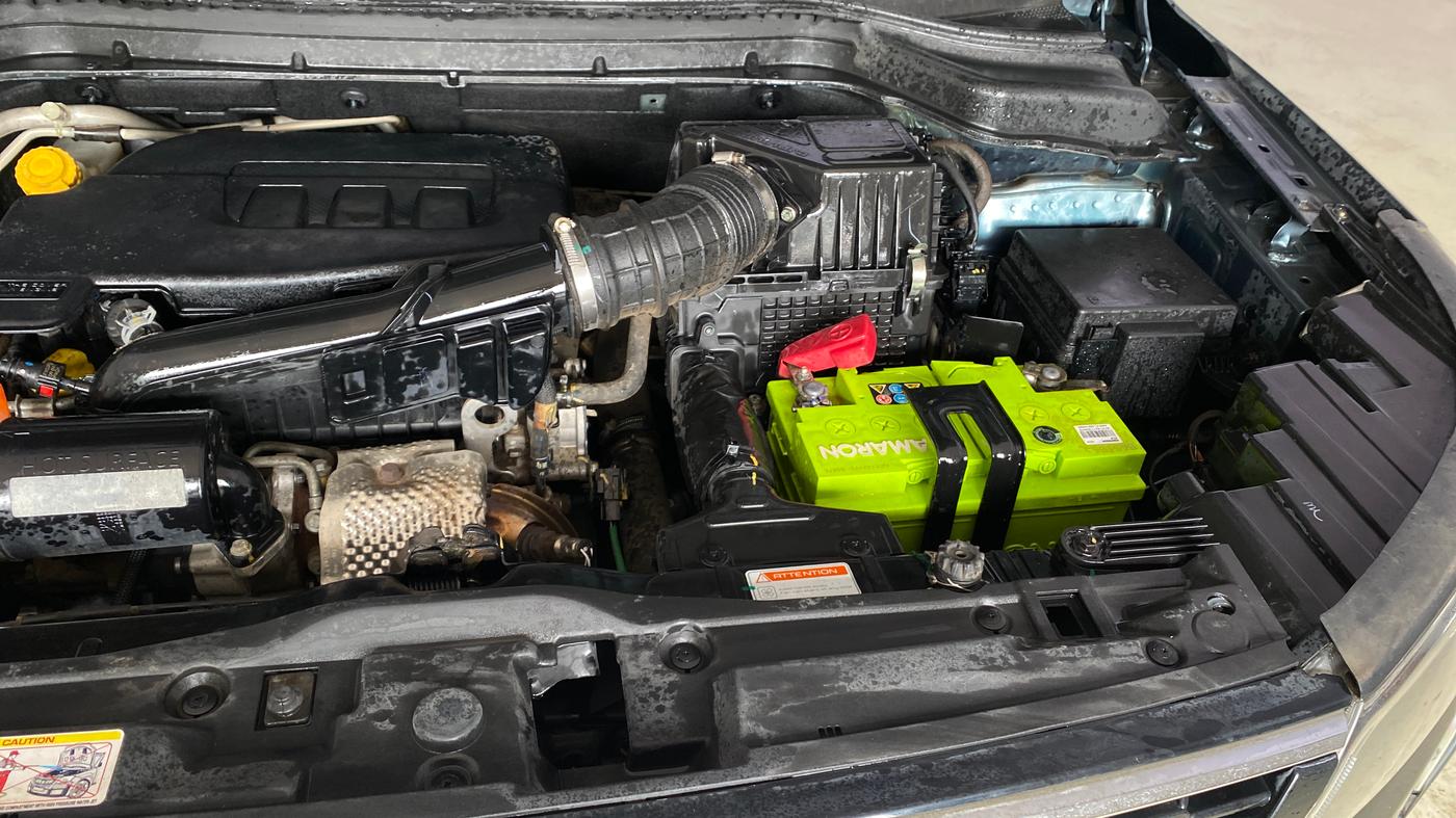 2021 Mahindra XUV300 W8 1.2 PETROL, Petrol, Manual, 60,590 km, Engine View - Left