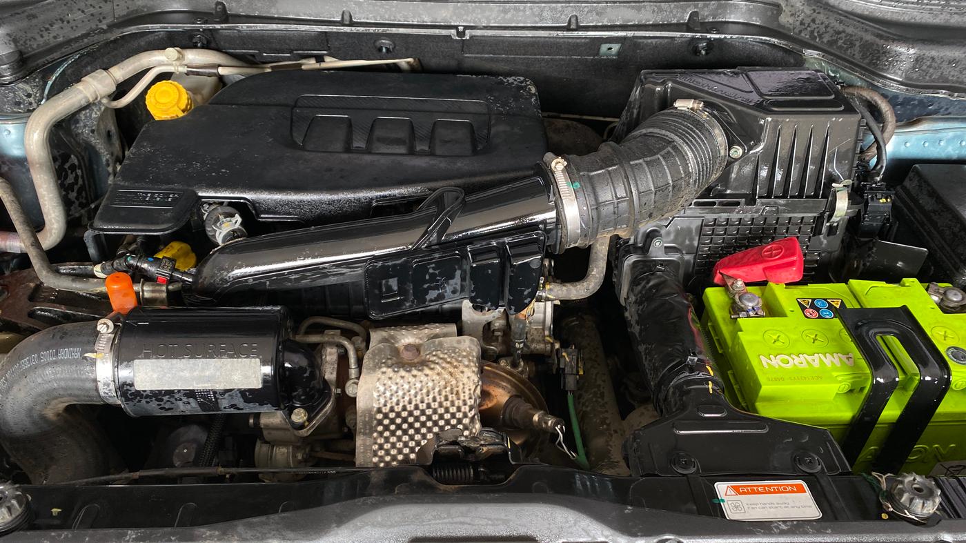 2021 Mahindra XUV300 W8 1.2 PETROL, Petrol, Manual, 60,590 km, Engine View