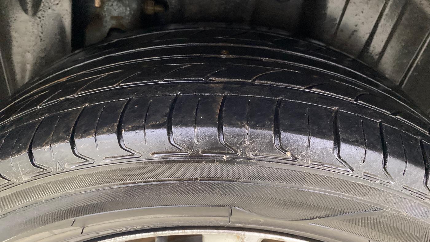 2021 Mahindra XUV300 W8 1.2 PETROL, Petrol, Manual, 60,590 km, Left Rear Tyre Tread