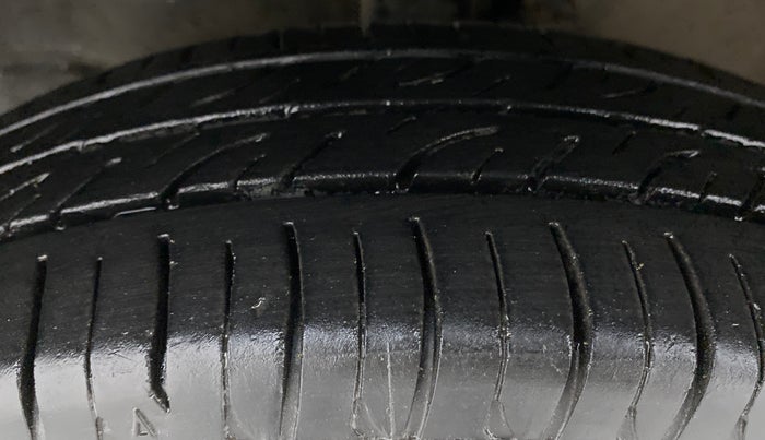 2018 Maruti Wagon R 1.0 LXI CNG, CNG, Manual, 69,444 km, Left Front Tyre Tread