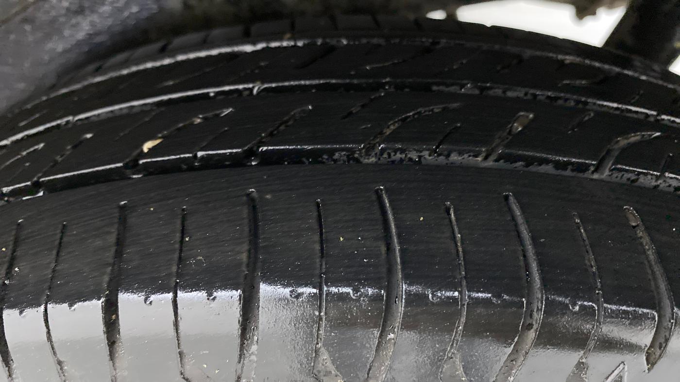 2018 Maruti Wagon R 1.0 LXI CNG, CNG, Manual, 69,444 km, Left Rear Tyre Tread