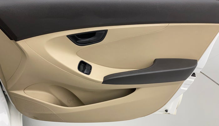 2015 Hyundai Eon ERA +, Petrol, Manual, 15,460 km, Driver Side Door Panels Control