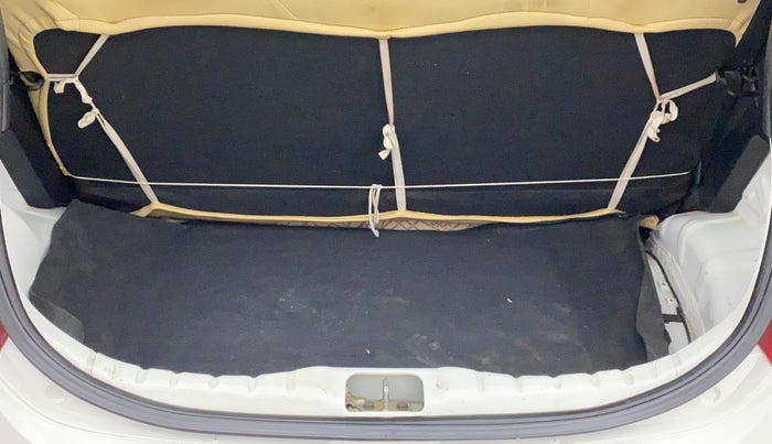 2015 Hyundai Eon ERA +, Petrol, Manual, 15,460 km, Boot Inside