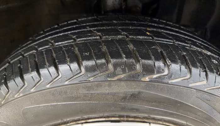 2021 Maruti New Wagon-R LXI CNG 1.0, CNG, Manual, 73,927 km, Right Front Tyre Tread