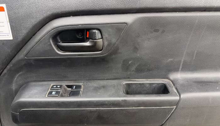 2021 Maruti New Wagon-R LXI CNG 1.0, CNG, Manual, 73,927 km, Driver Side Door Panels Control