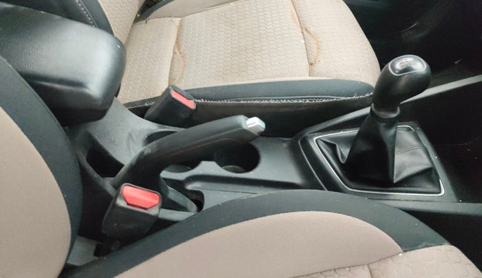 2016 Hyundai Elite i20 MAGNA 1.2, Petrol, Manual, 64,082 km, Gear Lever