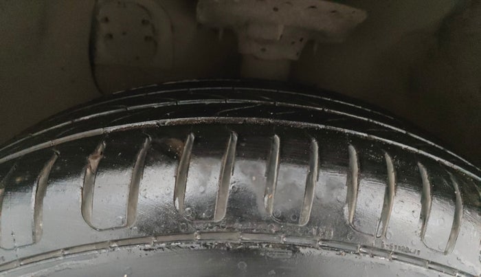 2016 Hyundai Elite i20 MAGNA 1.2, Petrol, Manual, 64,082 km, Left Front Tyre Tread