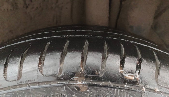 2016 Hyundai Elite i20 MAGNA 1.2, Petrol, Manual, 64,082 km, Left Rear Tyre Tread