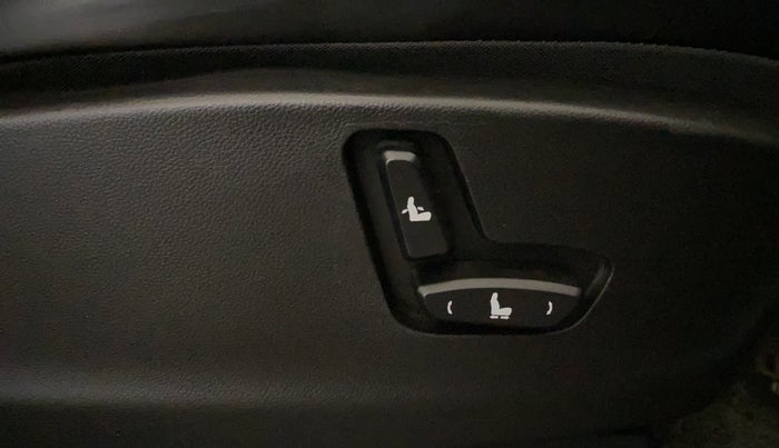 2021 MG HECTOR SHARP 1.5 DCT PETROL, Petrol, Automatic, 56,859 km, Driver Side Adjustment Panel