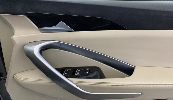 2021 MG HECTOR SHARP 1.5 DCT PETROL, Petrol, Automatic, 56,859 km, Driver Side Door Panels Control