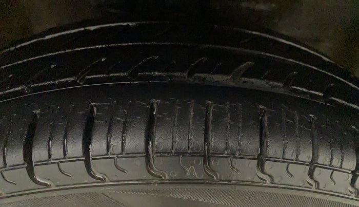 2015 Maruti Wagon R 1.0 LXI CNG, CNG, Manual, 47,540 km, Left Rear Tyre Tread