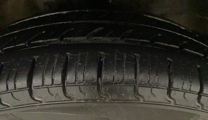 2015 Maruti Wagon R 1.0 LXI CNG, CNG, Manual, 47,540 km, Right Front Tyre Tread