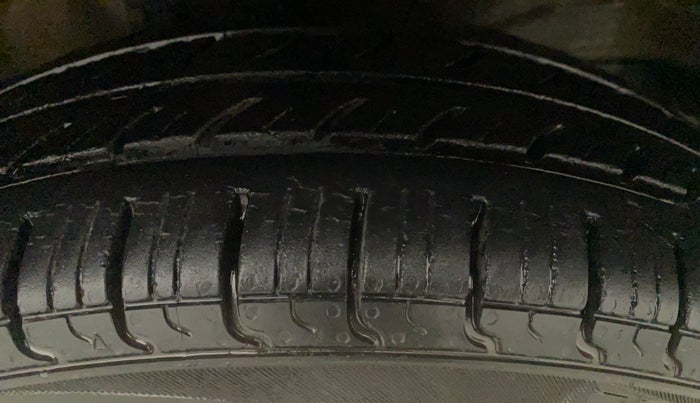 2015 Maruti Wagon R 1.0 LXI CNG, CNG, Manual, 47,540 km, Left Front Tyre Tread