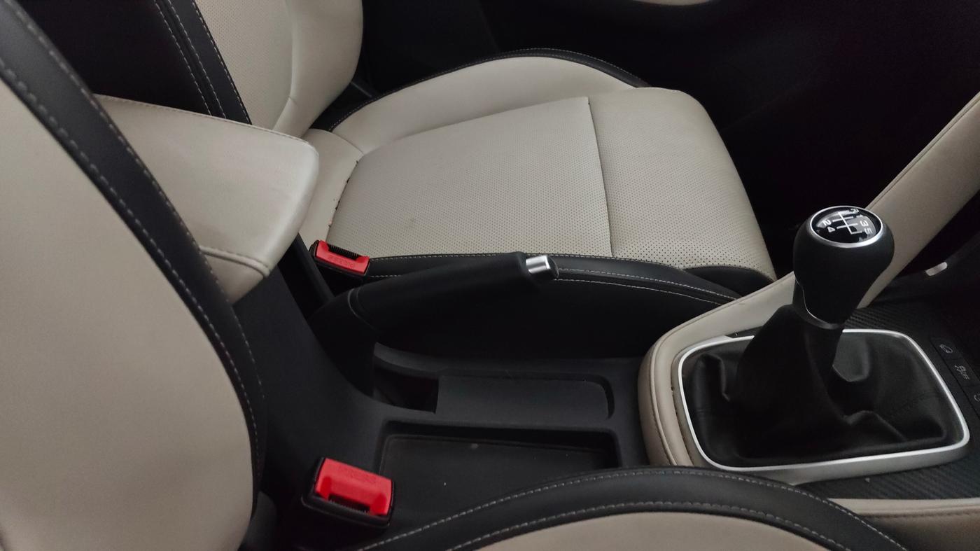 2022 MG ASTOR SHARP 1.5 MT, Petrol, Manual, 30,489 km, Gear Lever