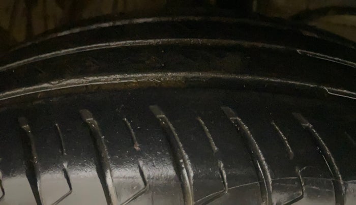 2022 Maruti Dzire VXI, Petrol, Manual, 25,110 km, Right Front Tyre Tread