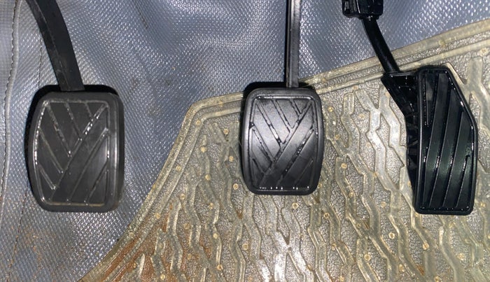 2022 Maruti Dzire VXI, Petrol, Manual, 25,110 km, Pedals