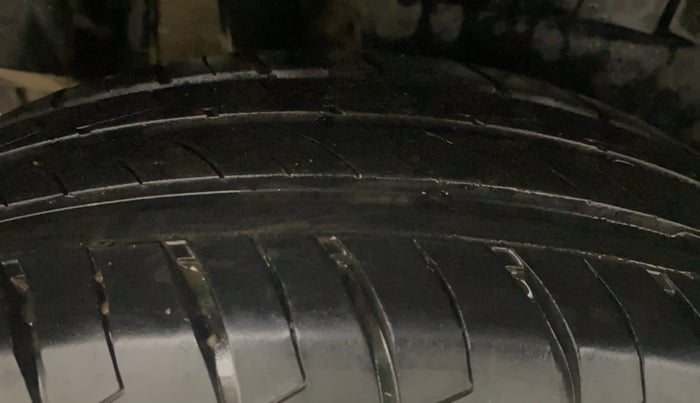 2022 Maruti Dzire VXI, Petrol, Manual, 25,110 km, Right Rear Tyre Tread