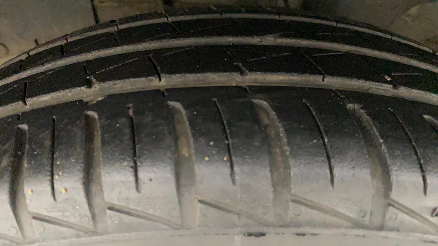 2020 Renault Kwid RXT 1.0 (O), Petrol, Manual, 19,574 km, Left Front Tyre Tread