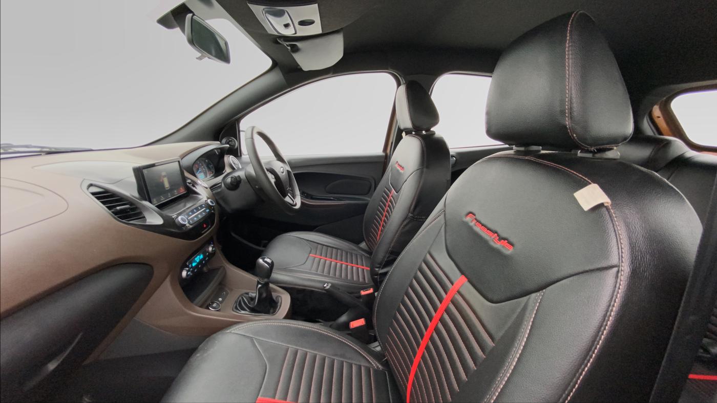 2018 Ford FREESTYLE TITANIUM 1.2 TI-VCT MT, Petrol, Manual, 17,511 km, Right Side Front Door Cabin