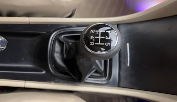 2016 Maruti Ciaz VXI (O), Petrol, Manual, 89,780 km, Gear Lever