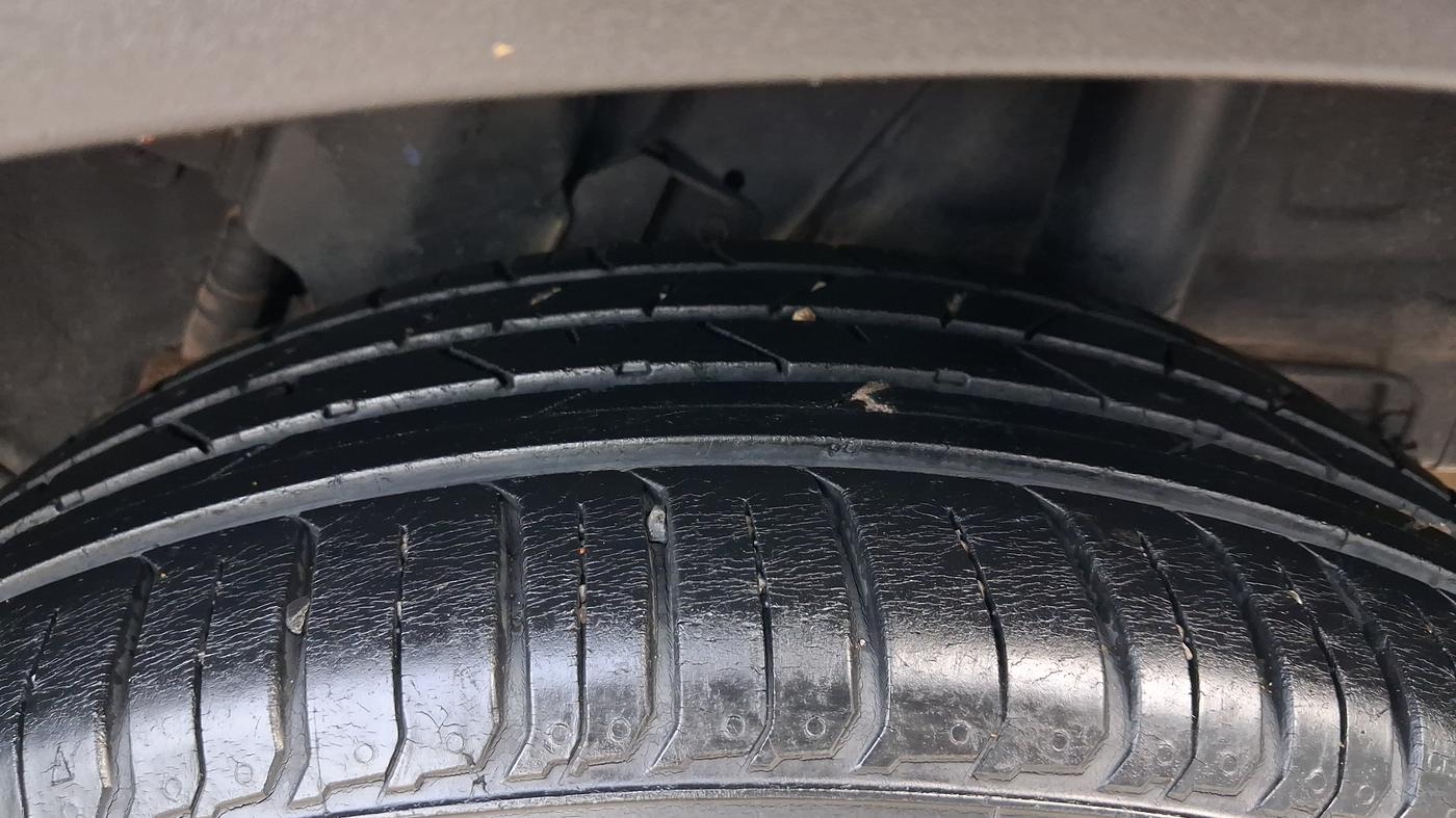 2021 Hyundai VENUE SX PLUS 1.0 TURBO DCT, Petrol, Automatic, 19,798 km, Left Rear Tyre Tread