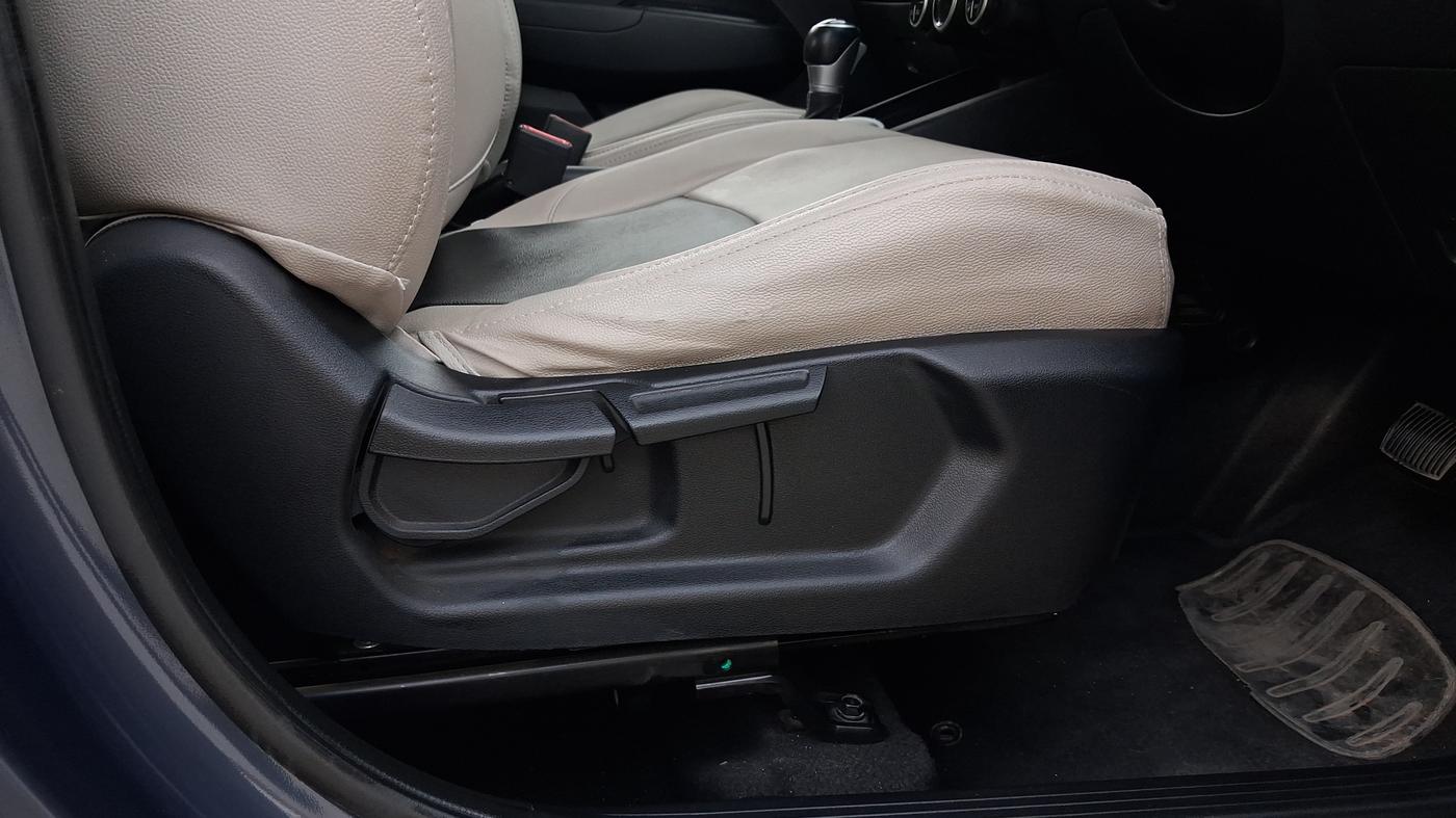 2021 Hyundai VENUE SX PLUS 1.0 TURBO DCT, Petrol, Automatic, 19,798 km, Driver Side Adjustment Panel