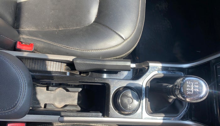 2017 Tata NEXON XZ PLUS PETROL, Petrol, Manual, 40,119 km, Gear Lever
