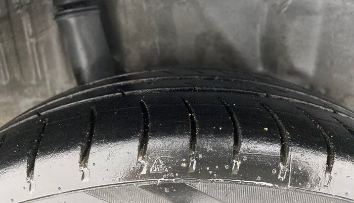 2012 Honda Brio S MT, Petrol, Manual, 98,495 km, Right Rear Tyre Tread