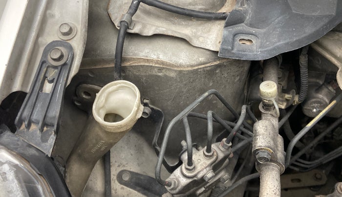 2012 Honda Brio S MT, Petrol, Manual, 98,495 km, Front windshield - Wiper bottle cap missing