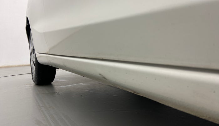 2012 Honda Brio S MT, Petrol, Manual, 98,495 km, Right running board - Slightly dented