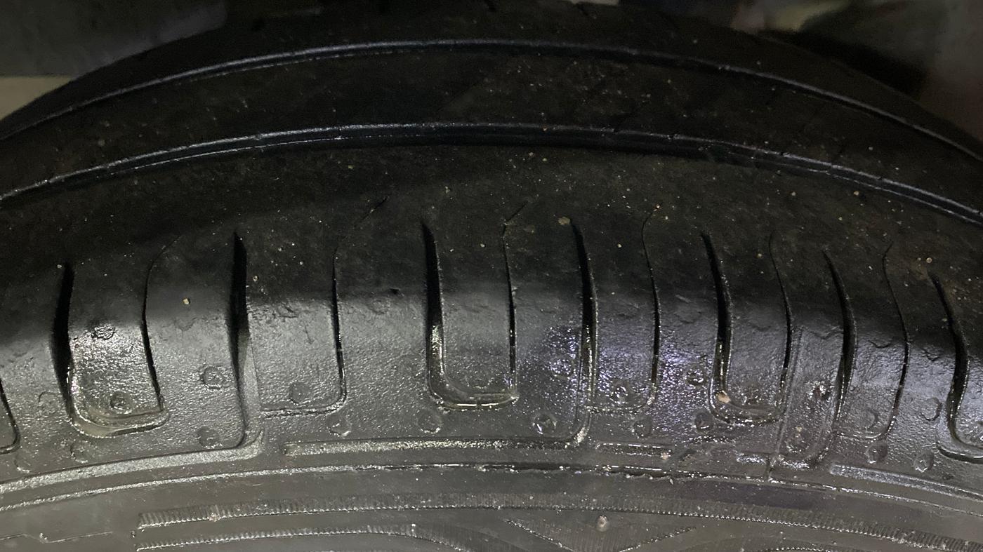2022 Maruti Swift LXI, Petrol, Manual, 1,39,698 km, Left Rear Tyre Tread