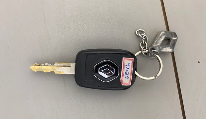 2020 Renault Kwid CLIMBER 1.0 (O), Petrol, Manual, 98,365 km, Key Close Up