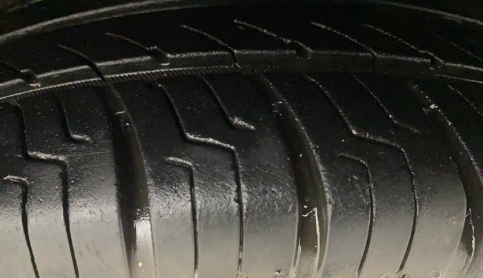 2020 Renault Kwid CLIMBER 1.0 (O), Petrol, Manual, 98,365 km, Right Front Tyre Tread